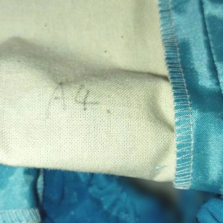 バレエ　水色 クラシックチュチュ シルビア製　小学中学年　2着　髪飾り、袖付