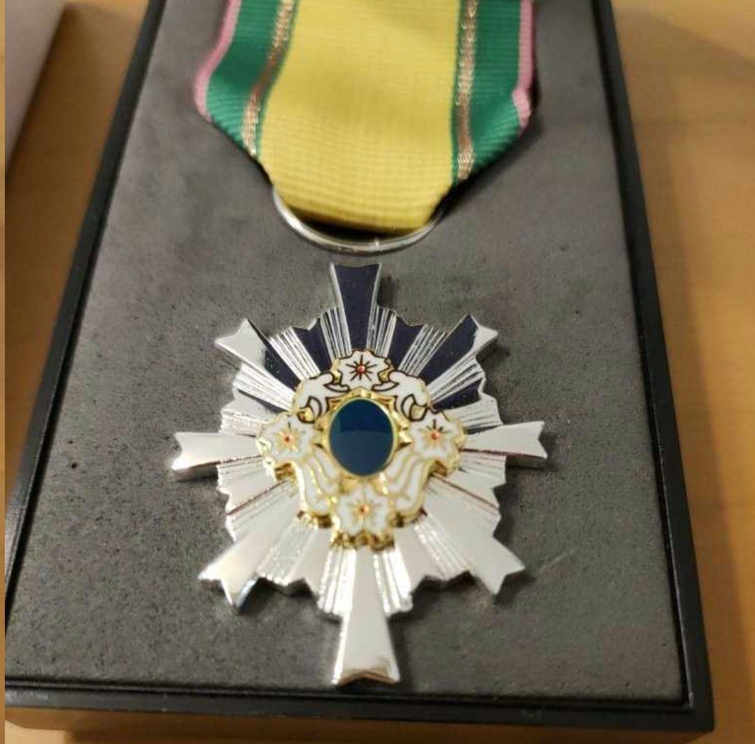 【激レア 極美品!】第三級 防衛功労章 第6号賞詞 防衛記念章 現行タイプ 勲章