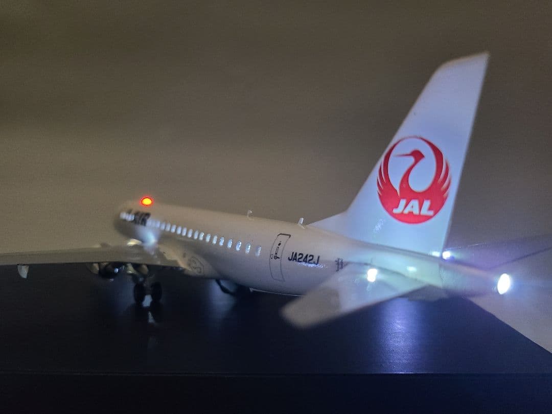 JAL エンブラエル E190 LED仕様完成品