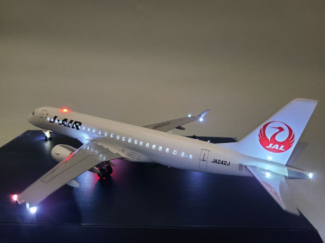 JAL エンブラエル E190 LED仕様完成品