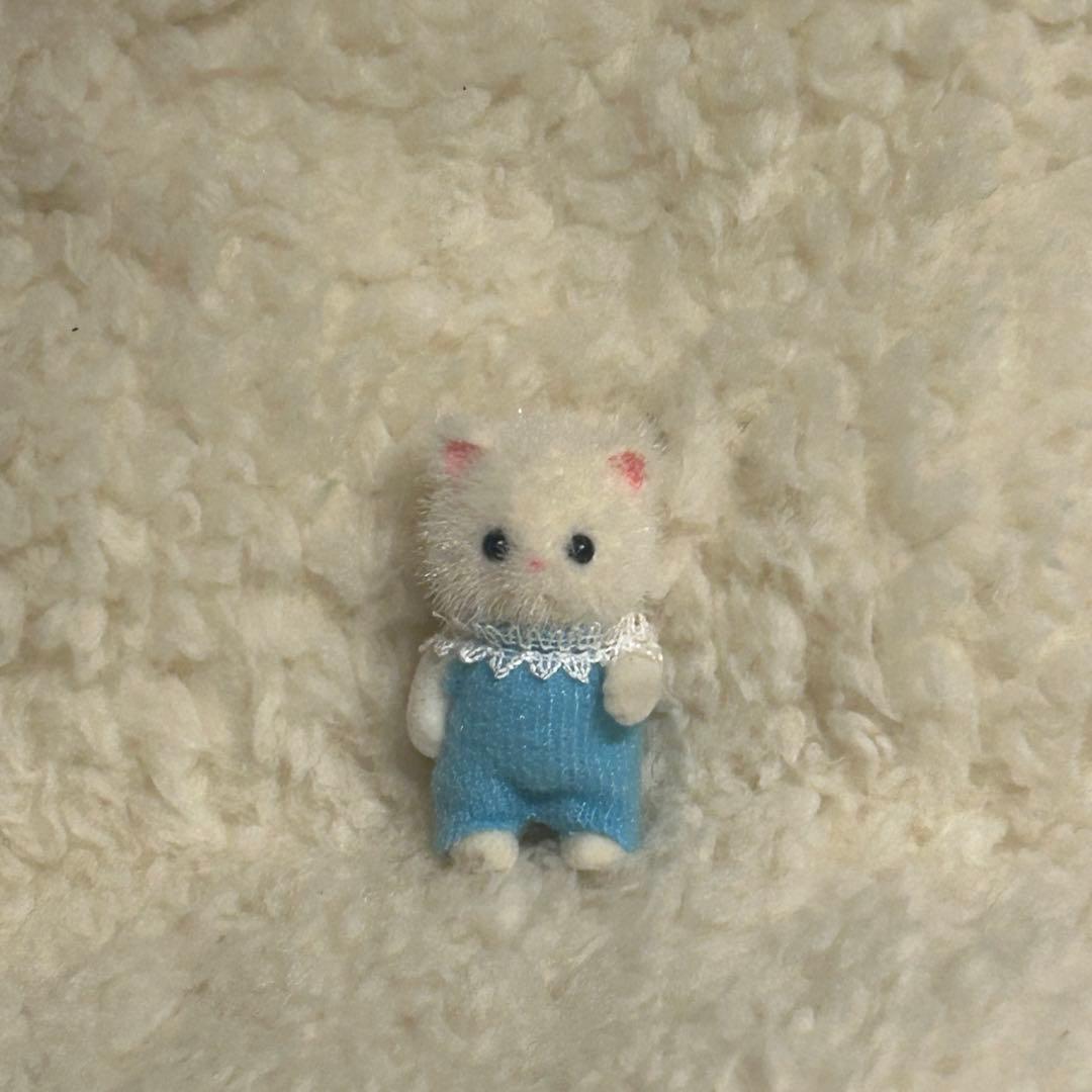 シルバニアファミリー ペルシャ猫の赤ちゃん 青目 UK版 Flair 廃盤