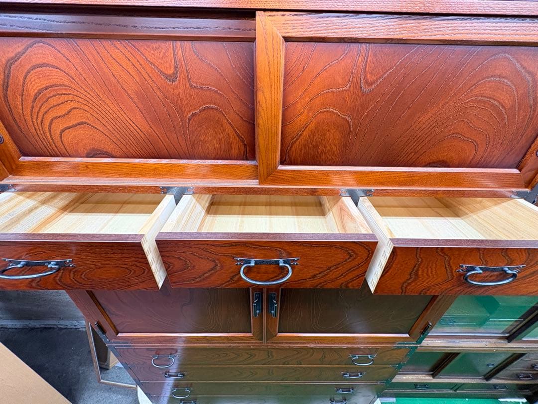 高級　和タンス　欅（ケヤキ）　漆塗り　桐箪笥　三段重ね　伝統工芸