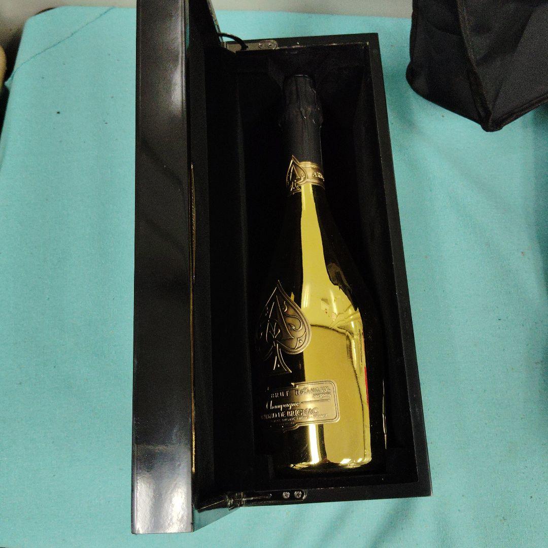 ギ*ロ様 未開封品　アルマンド　ゴールド　シャンパン