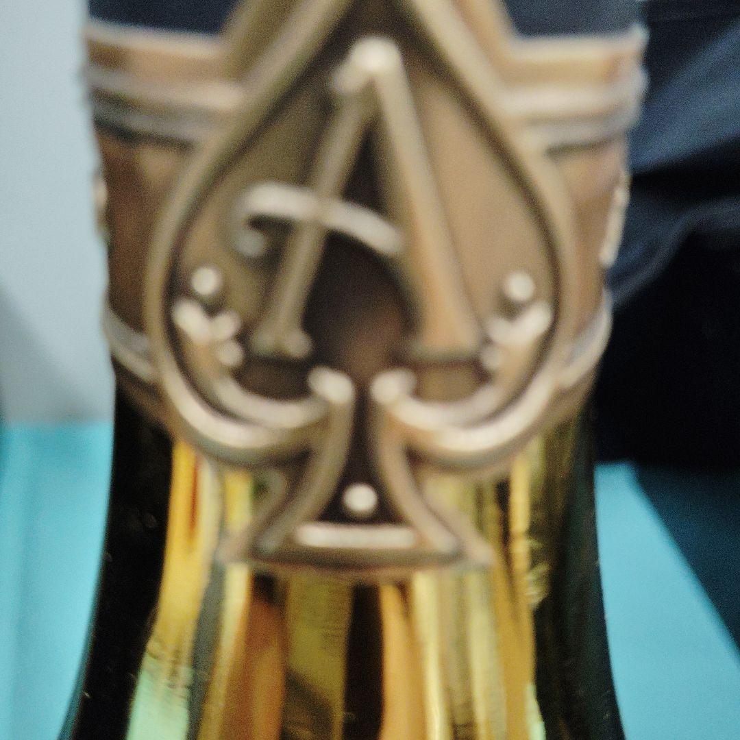 ギ*ロ様 未開封品　アルマンド　ゴールド　シャンパン