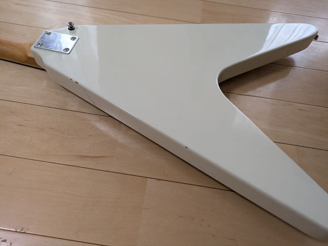 Flavor　flyingV タイプ　エレキギター