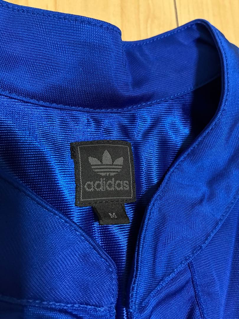adidas FIFA トレフォイルロゴ 万国旗タグ チャイナドレス