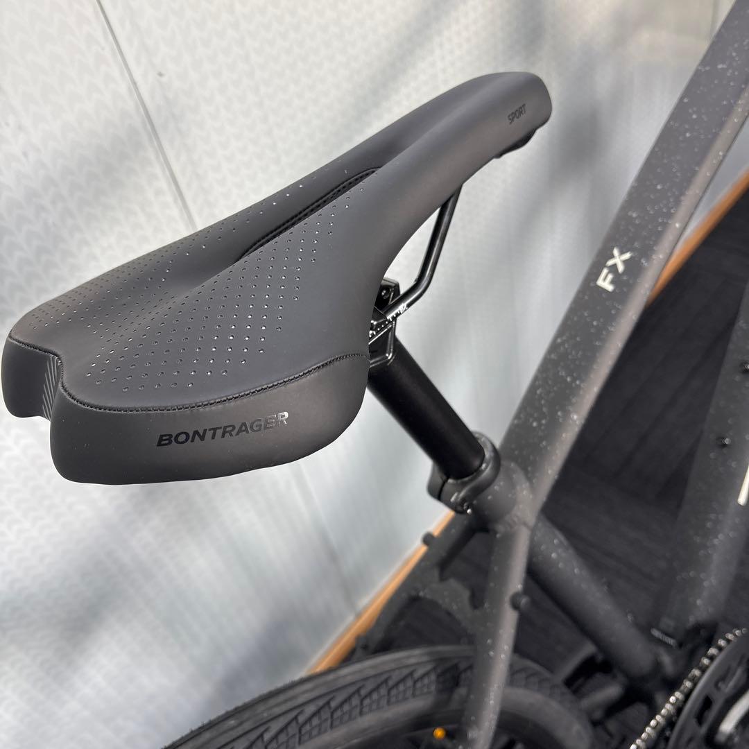 TREK クロスバイク マットブラック FX2新車。1月末迄出品！