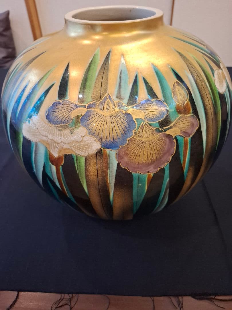 九谷焼山上陶洸大型花菖蒲金彩花瓶