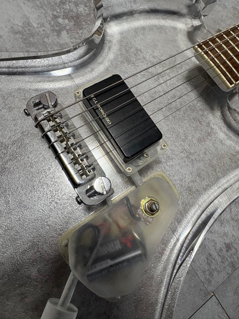 「クリア アクリル エレキギター hide系 変形ボディ ハムバッカー搭載