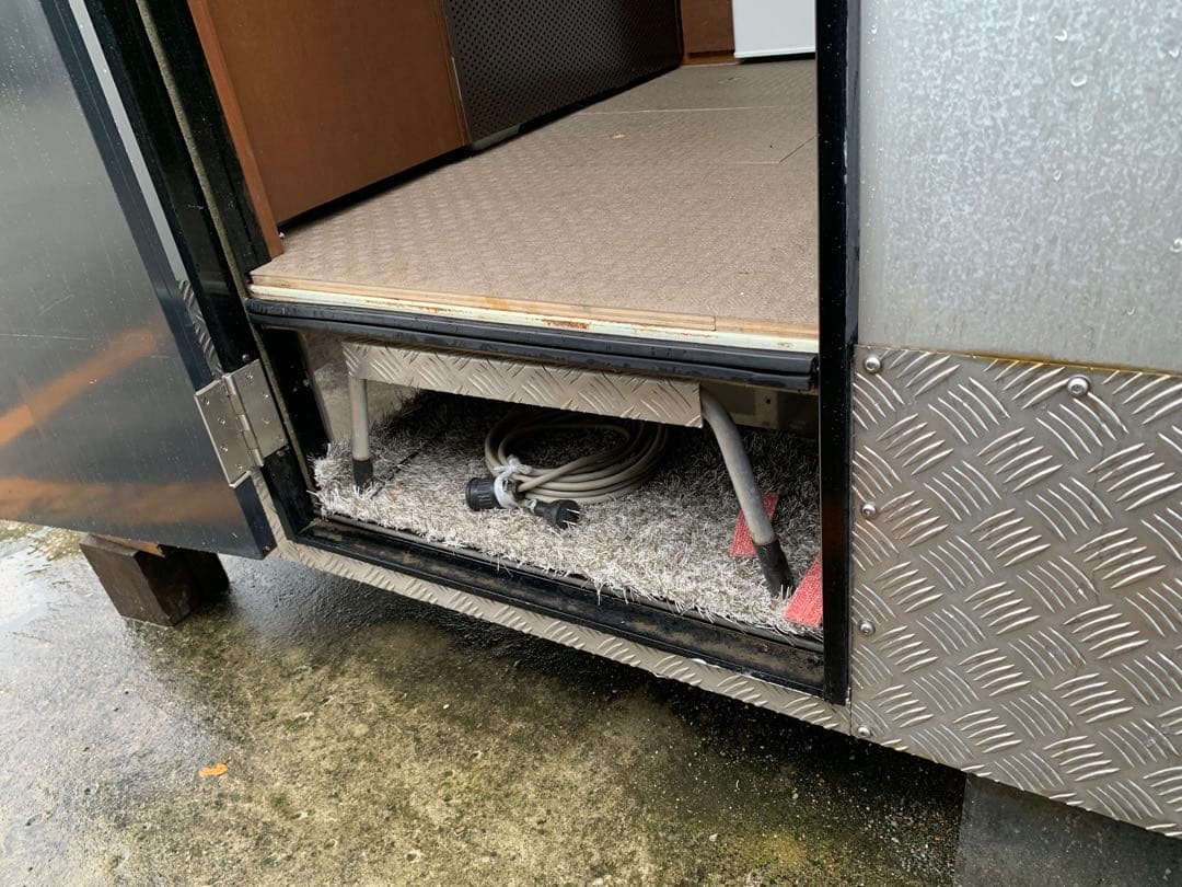 キャンピングシェル　事務所　秘密基地　子供の 勉強部屋などに