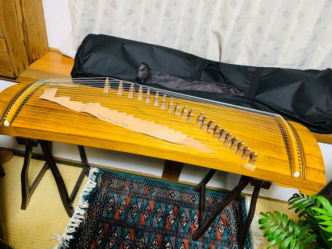 【美品】古筝（Gu Zheng） 21弦 スタンド・譜面台・ケース付き
