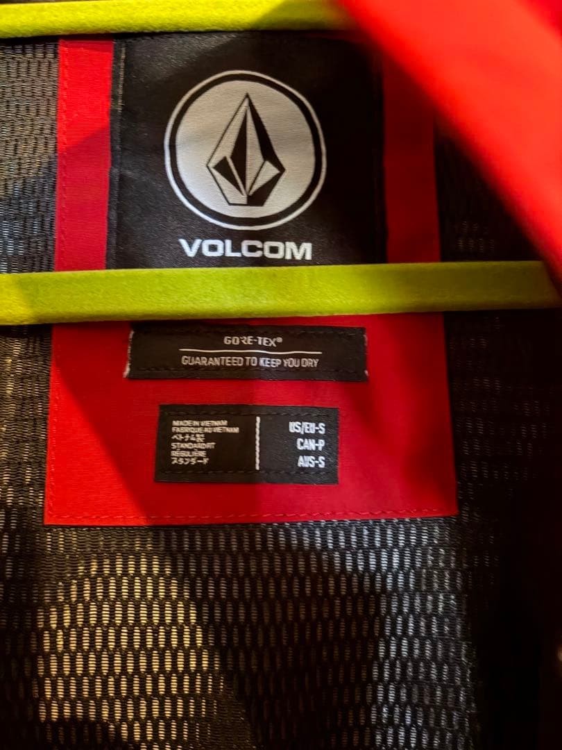 VOLCOM ゴアテックス　スノーボードウェア　ジャケット　ボルドー　赤　M