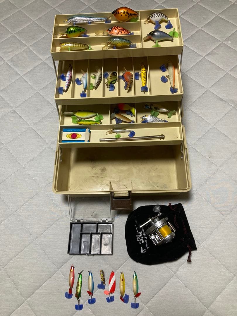 ルアー22個スプーン7個リールshimano magcast付方位磁石　温度計付