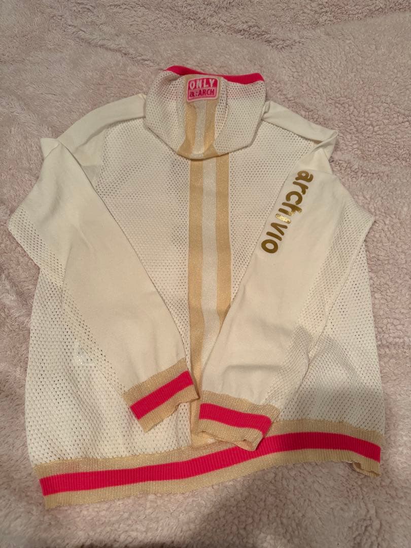 アルチビオ　メッシュ　タートルネック ゴルフ　白　ピンク