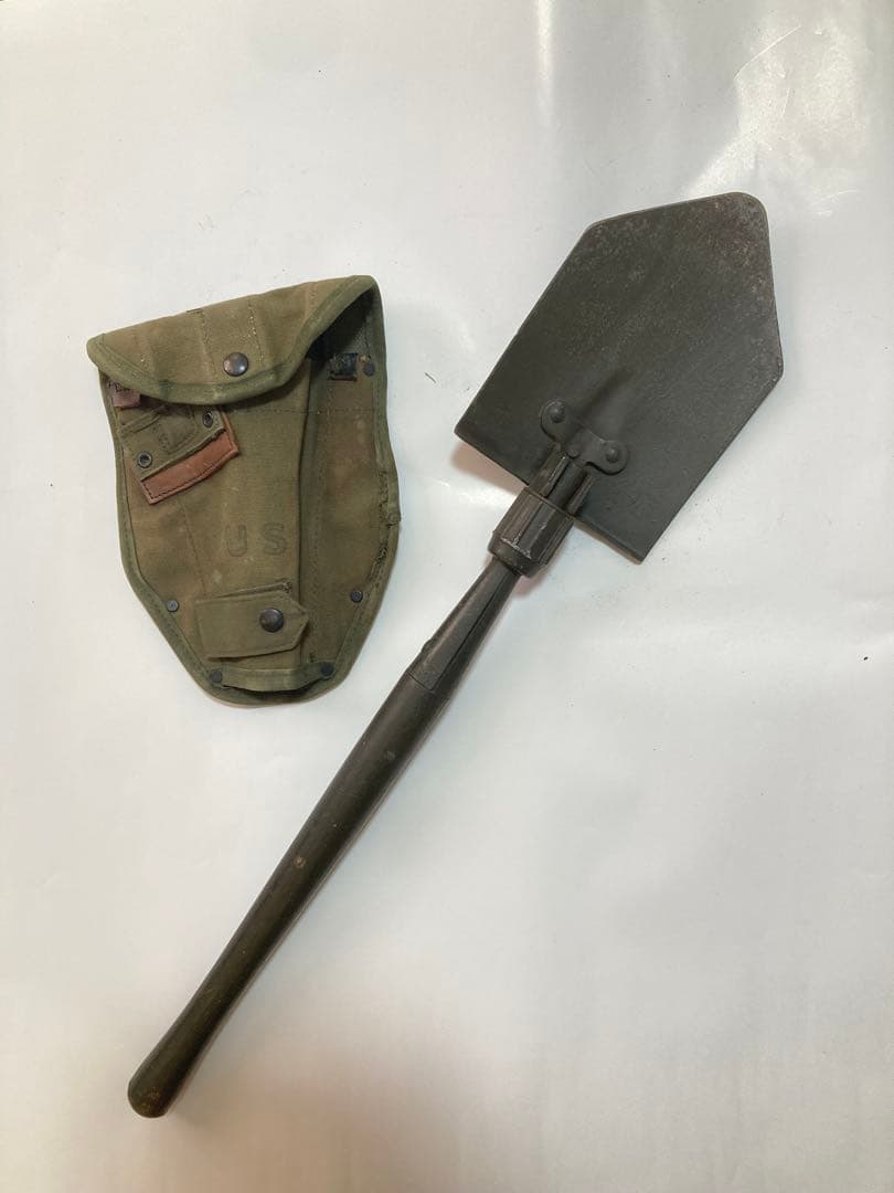 【米軍放出品】折りたたみ式シャベルと収納ケース