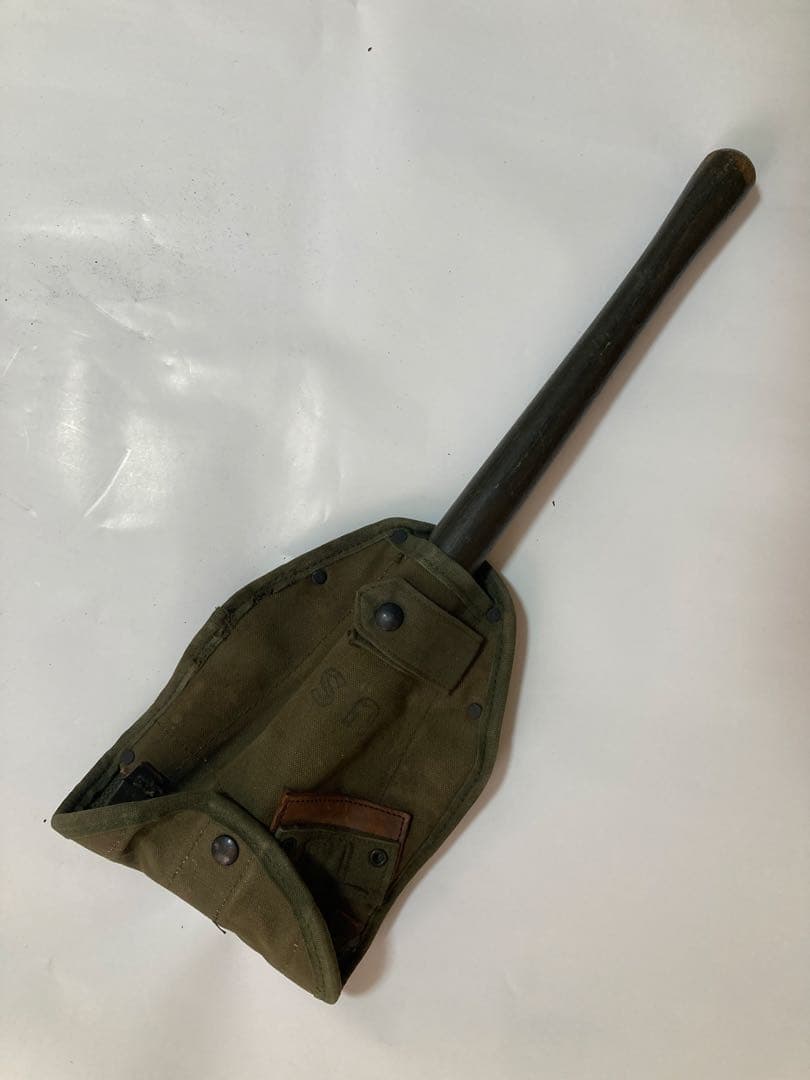 【米軍放出品】折りたたみ式シャベルと収納ケース