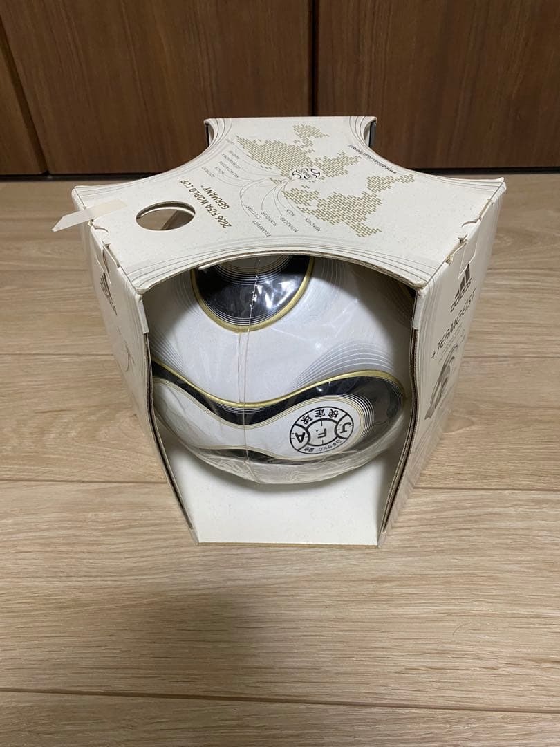 adidas TEAMGEIST 2006年 ドイツワールドカップ公式球　④