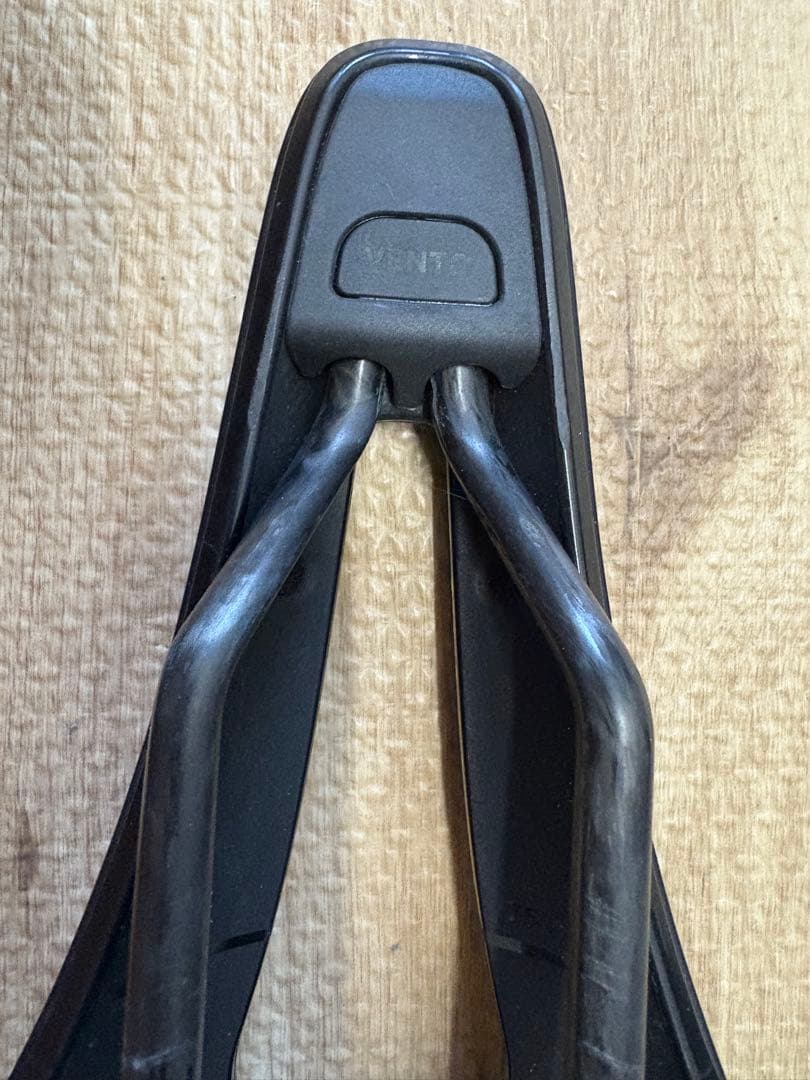 サドル fizi:k （フィジーク） VENTO ARGO R1 150mm