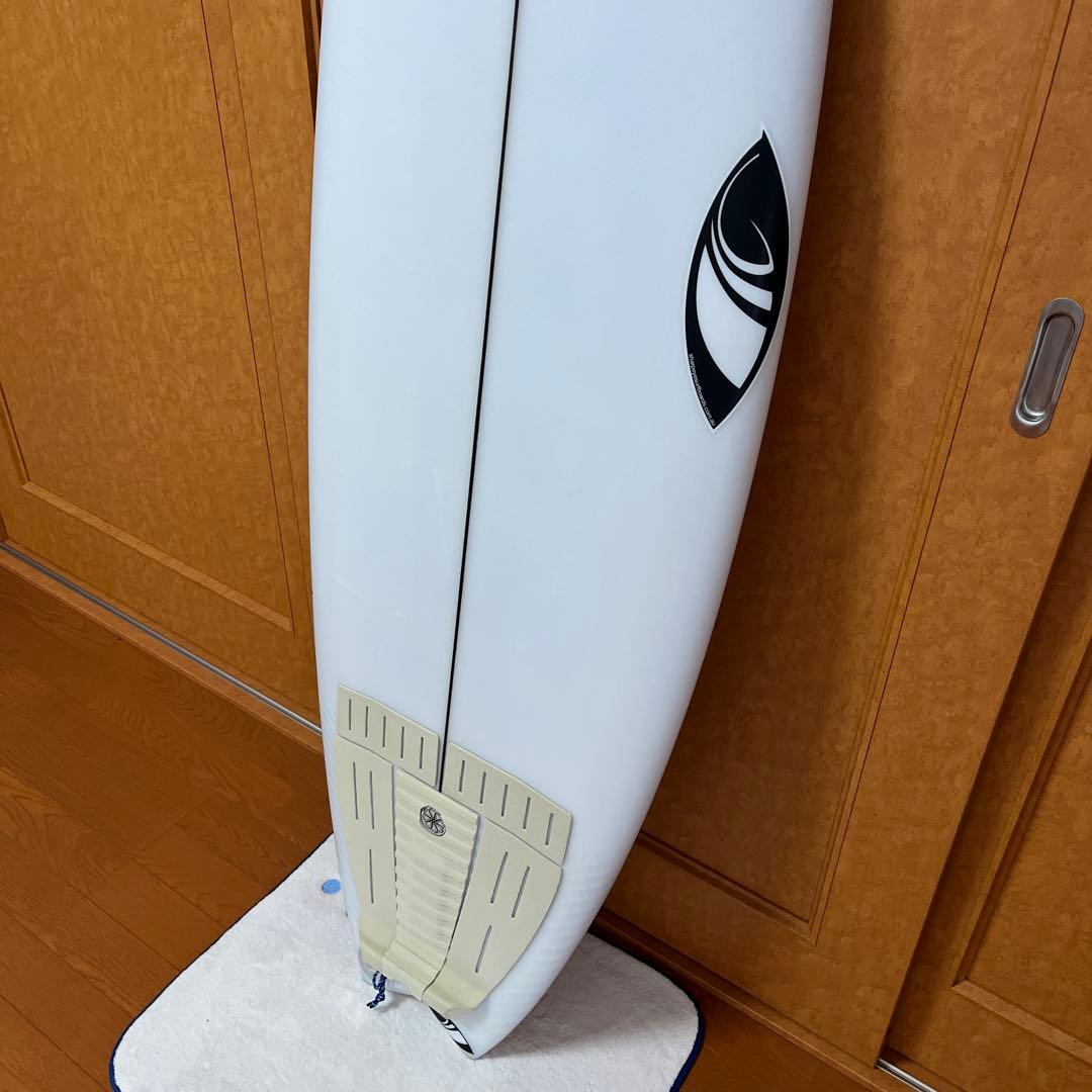 Sharp Eye シャープアイサーフボード　ストームズツインターボ　5’9”
