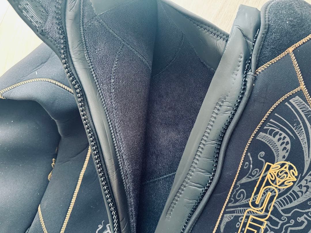 未使用タグ付き☆ フルウェットスーツ5mmサーフィン裏起毛 メンズ2ＸＬ