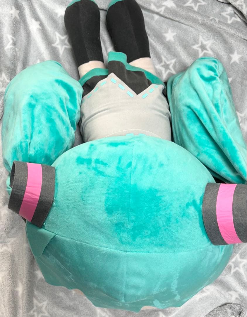 初音ミク 寝そべり 特大ぬいぐるみ