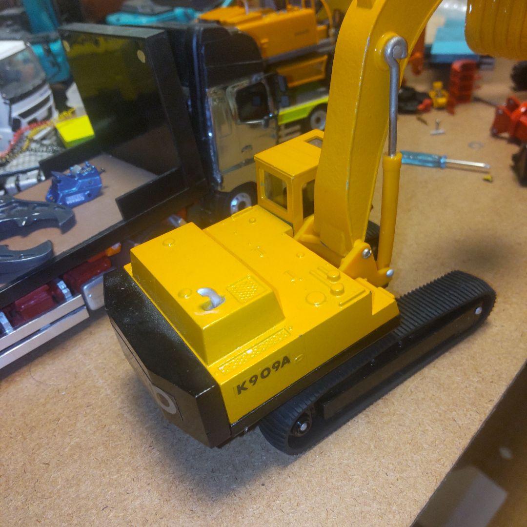 KOBELCO K909A ミニチュア重機　　1/50
