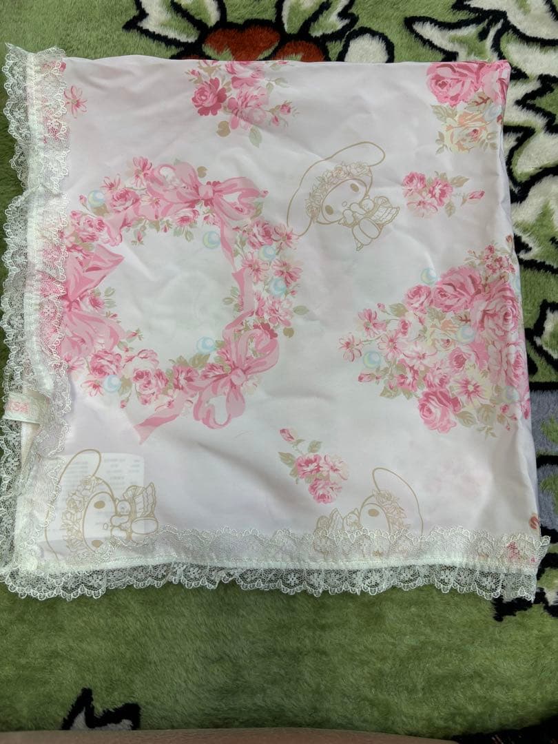 LIZ LISA リズメロ　サンリオ 花柄レース　インテリアショール新品タグ付き