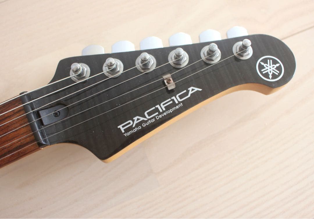 ［ぼっち・ざ・ろっく!］ヤマハ Pacifica PAC212VFM パシフィカ