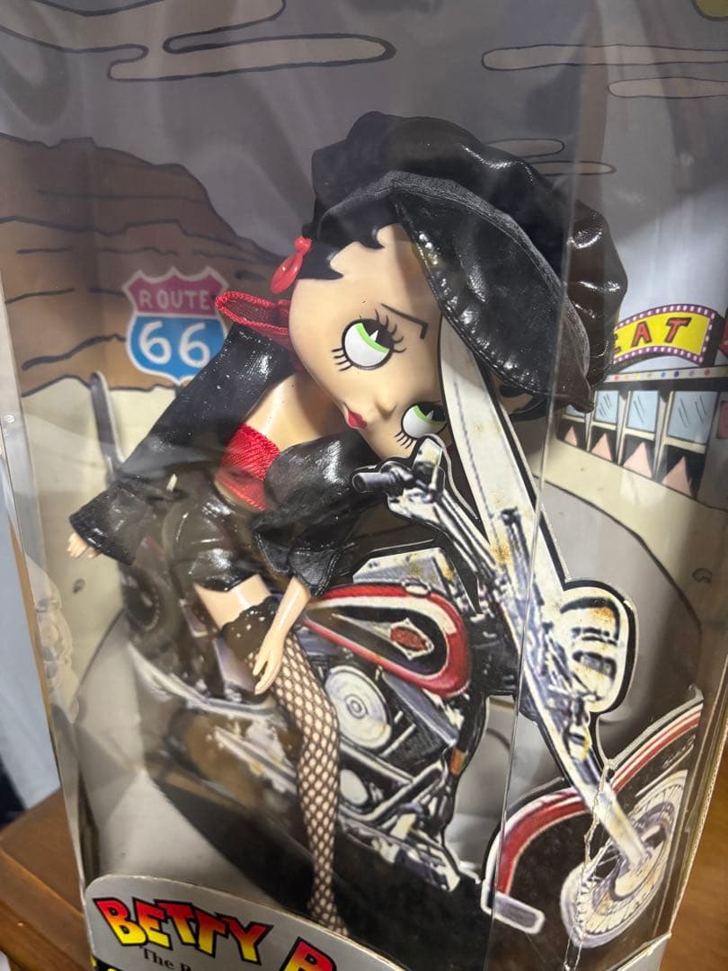 値下げ【激レア　USJ開演前招待で購入】ベティ・ブープ BETTY BOOP