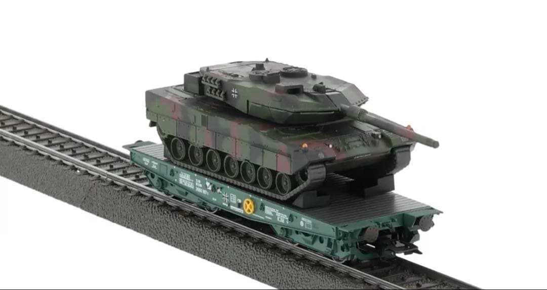 新品　メルクリン　ドイツ連邦軍　レオパルド　2A6 戦車　＆　運搬車