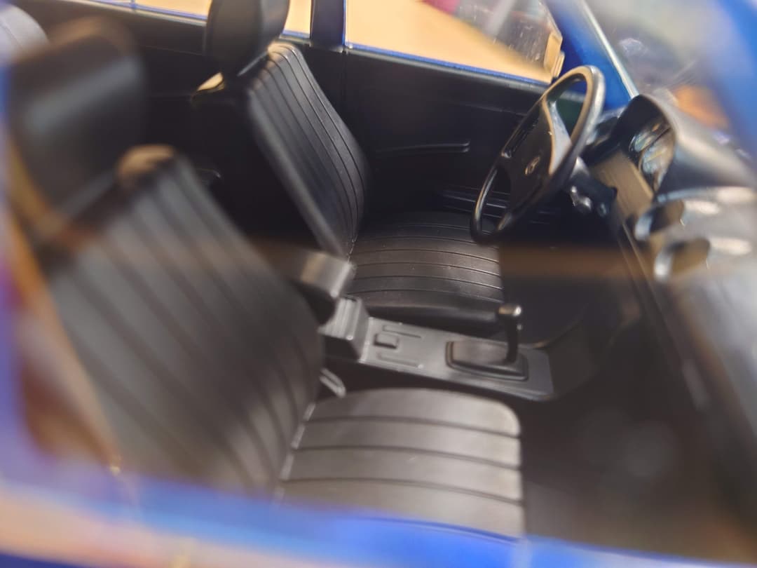 1/18 メルセデス S123 Tモデル 1978ダークブルー KKscale製