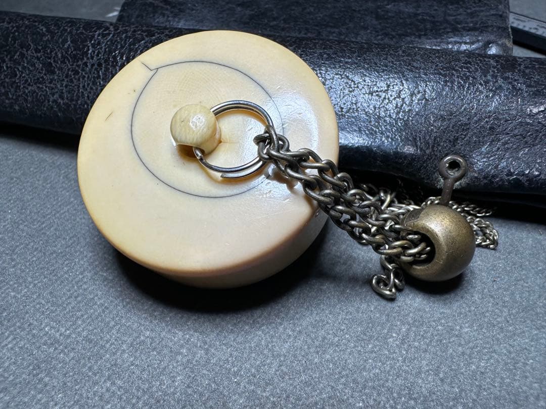 極上　根付　天然素　煙草入れ　煙管入れ材　アンティーク　和彫　置物　骨董　古美術