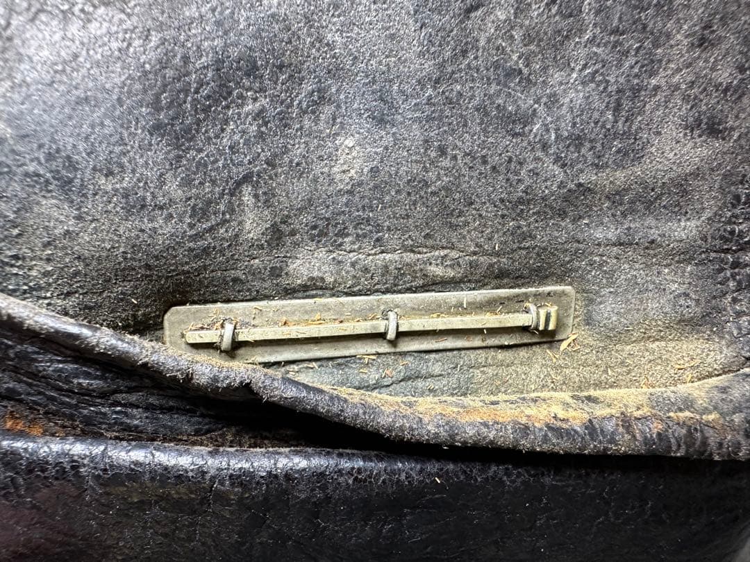 極上　根付　天然素　煙草入れ　煙管入れ材　アンティーク　和彫　置物　骨董　古美術