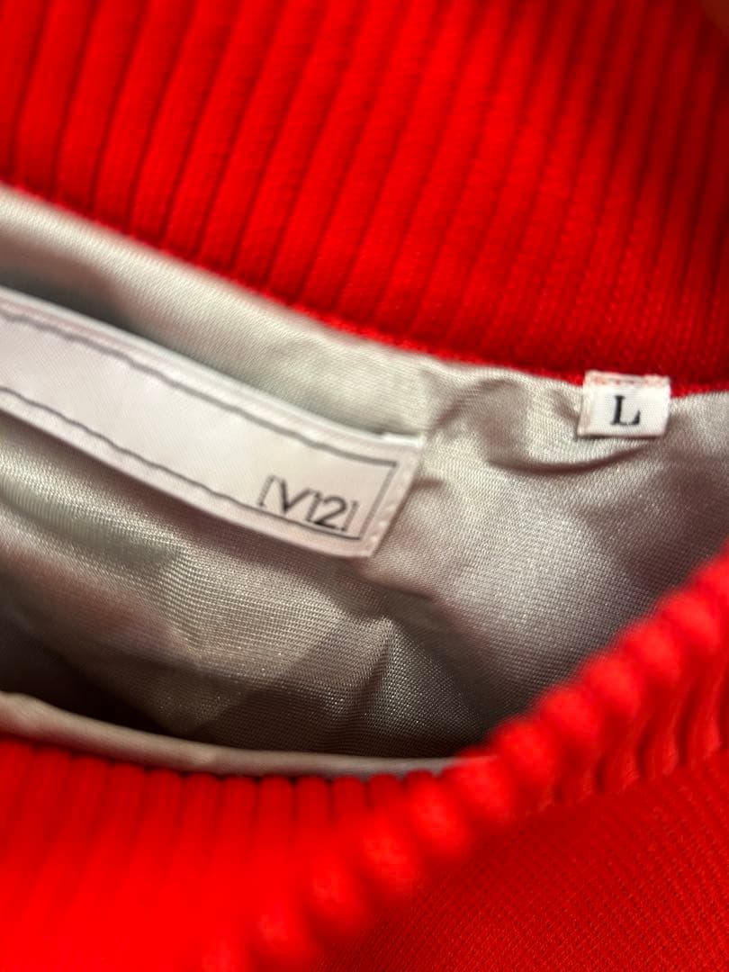 V12 レッド クルーネックセーター L