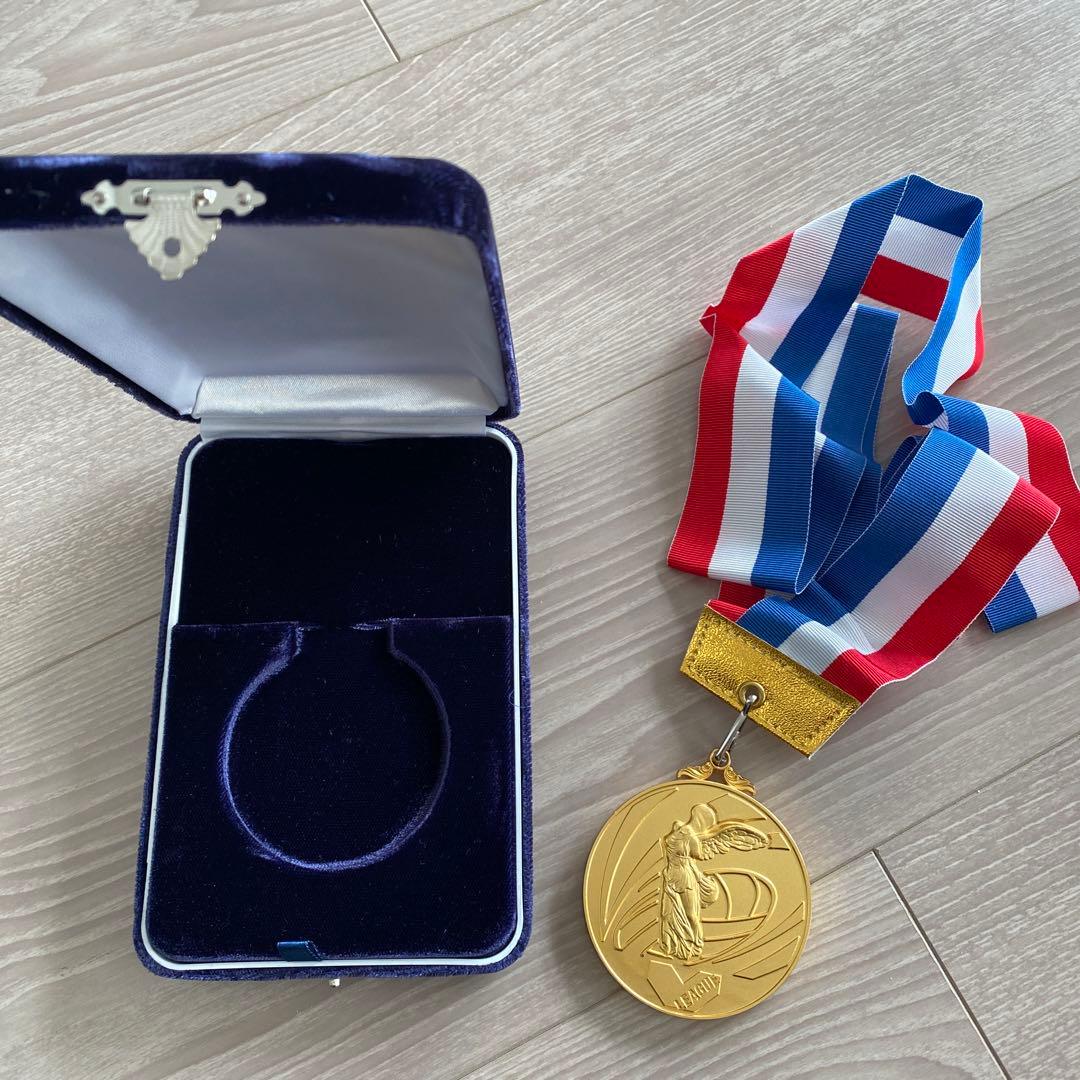 金色メダル Vリーグ男子バレーボール22-23シーズン優勝メダル