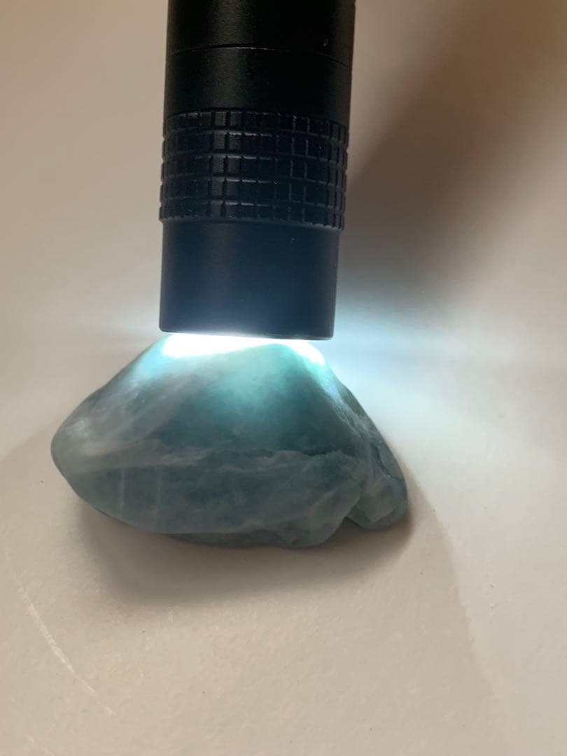 宝石質　糸魚川入りコン沢青翡翠　海石　原石　青ひすい　水石　根付　国産鉱物標本