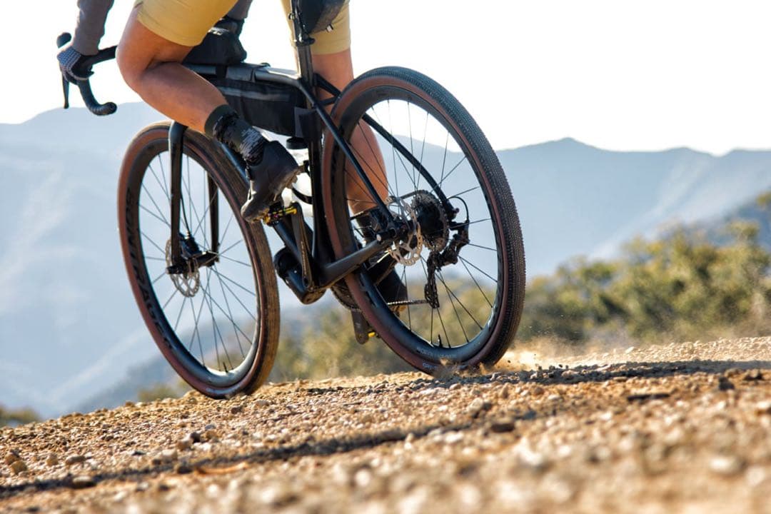 AEOLUS PRO 3V ホイールセット チューブレス対応