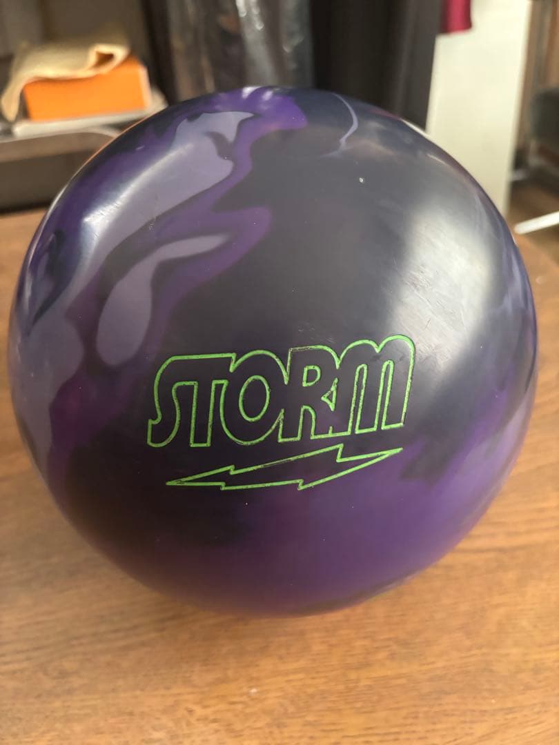 最終値下げ STORM THE ROAD Sボウリングボール 14ポンド