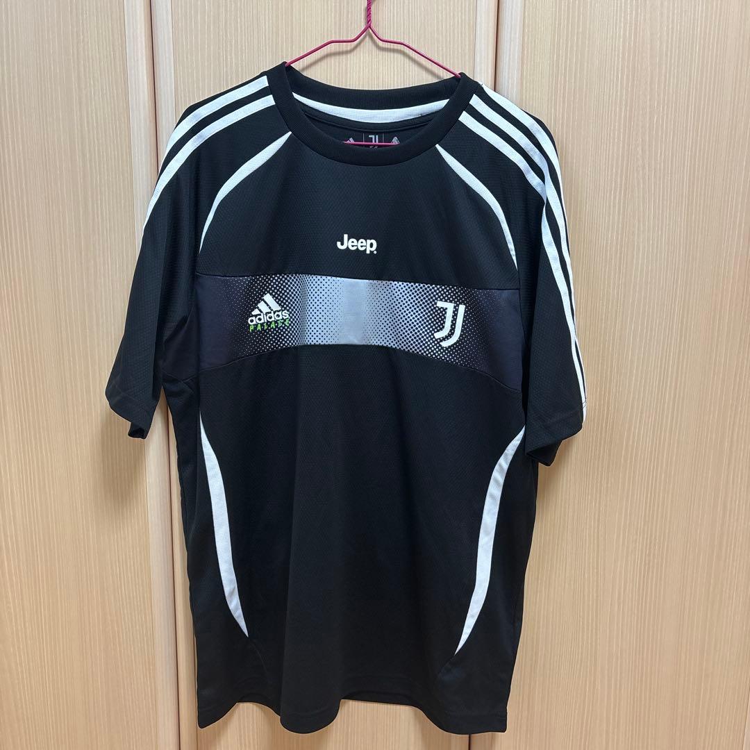 パレス✖️アディダス✖️ユベントス　Ｔシャツ