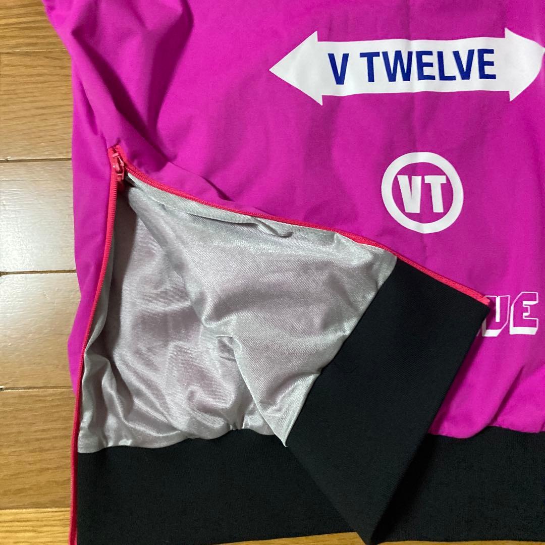 V12 ロゴプリント ピンク長袖シャツ