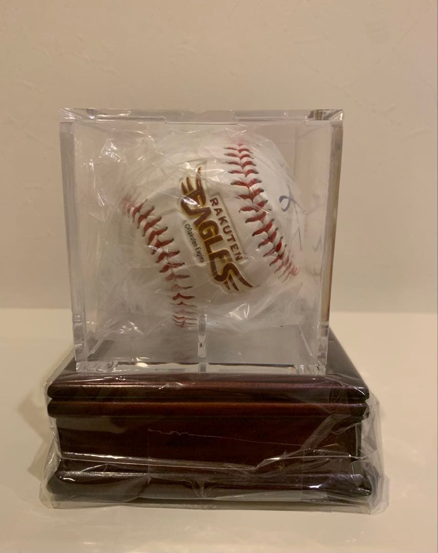 楽天イーグルス　銀次　直筆サインボール　公式品　専用ケース台座付き　オマケ付き