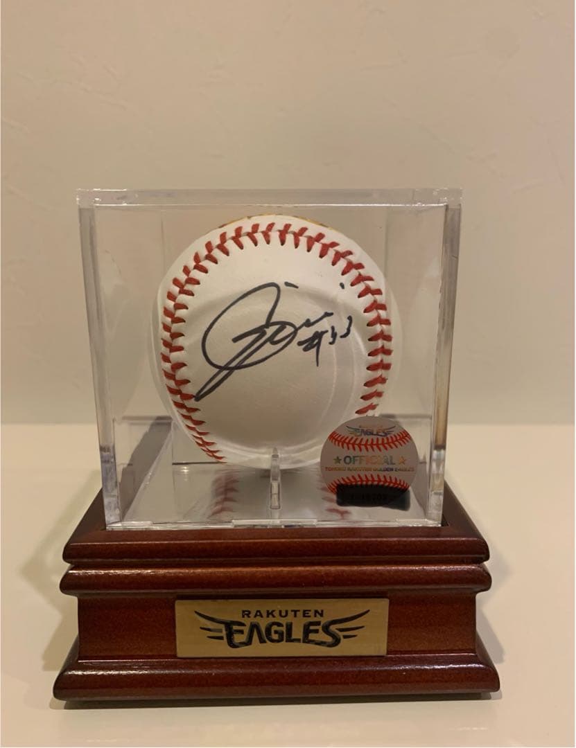 楽天イーグルス　銀次　直筆サインボール　公式品　専用ケース台座付き　オマケ付き