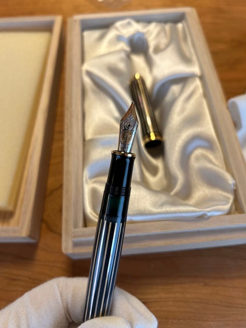 Pelikan ペリカン 万年筆 リミテッドエディション M800 螺鈿 輝
