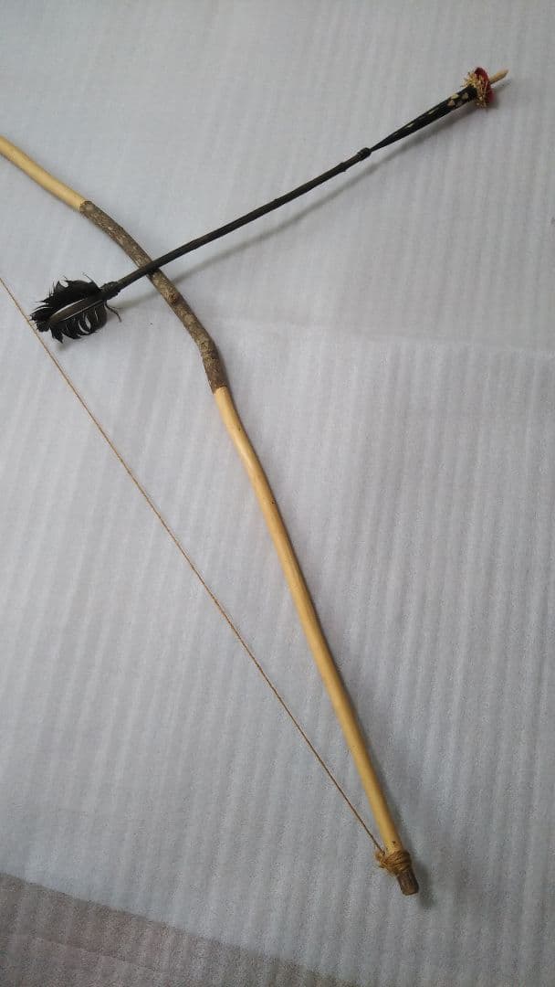 (値下げ)アイヌ民具弓矢セット　クとへペライ