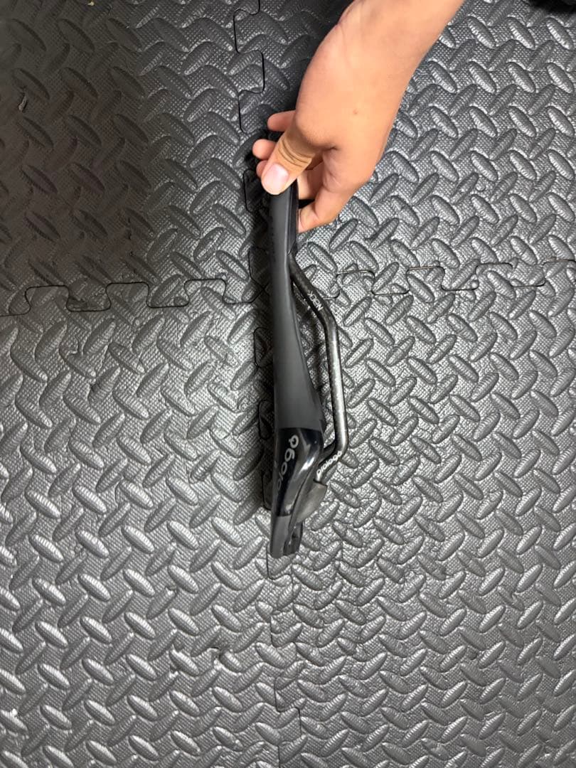 Prologo Nago Evo 134 サドル グレー/ブラック