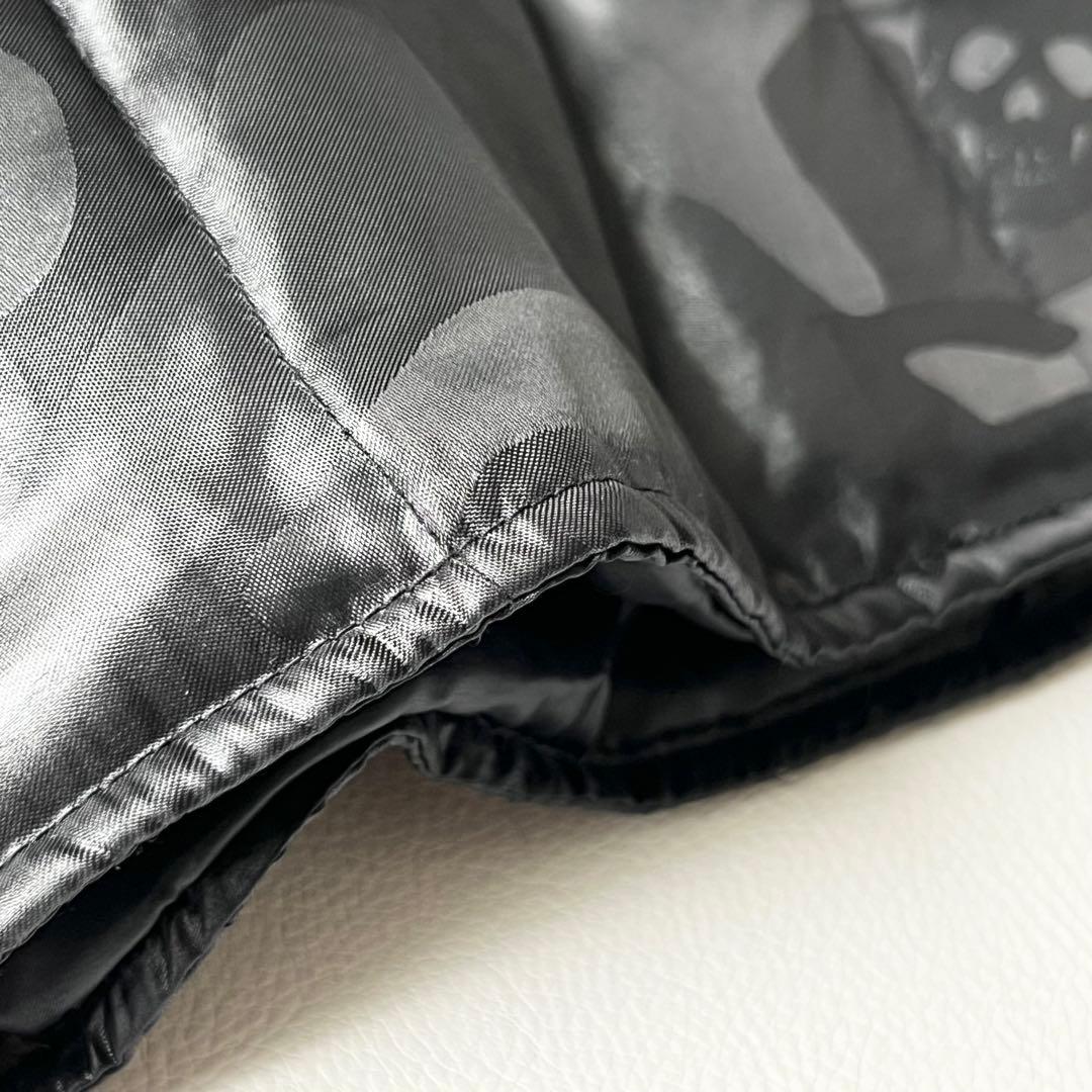 3265【美品】マークアンドロナ　ダウンベスト カモフラ柄 スカルロゴ　S 黒