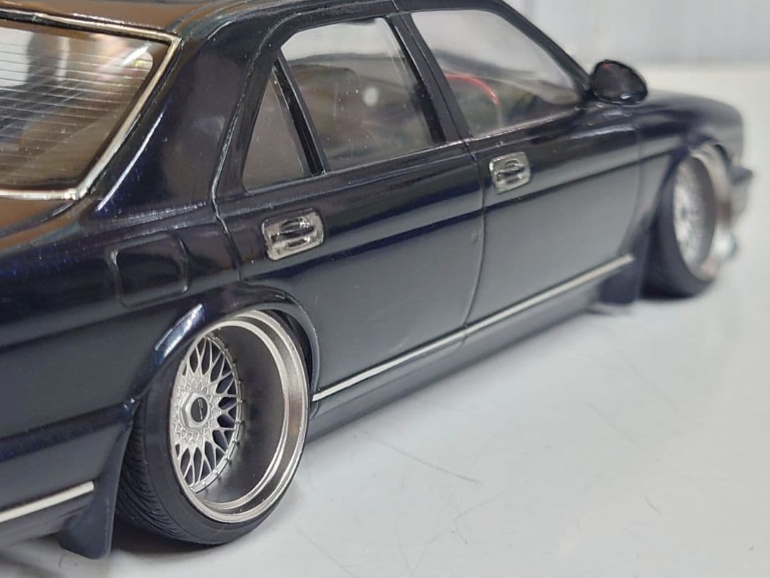 アオシマ Y32 シーマ CIMA 純ベタ仕様　プラモデル　1/24