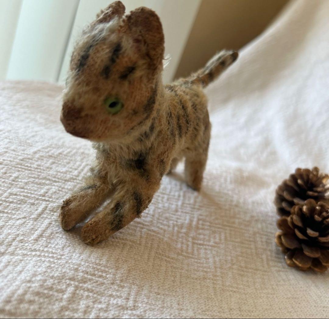 フランス蚤の市　ドイツアンティーク　Hermann製　小さな猫のぬいぐるみ