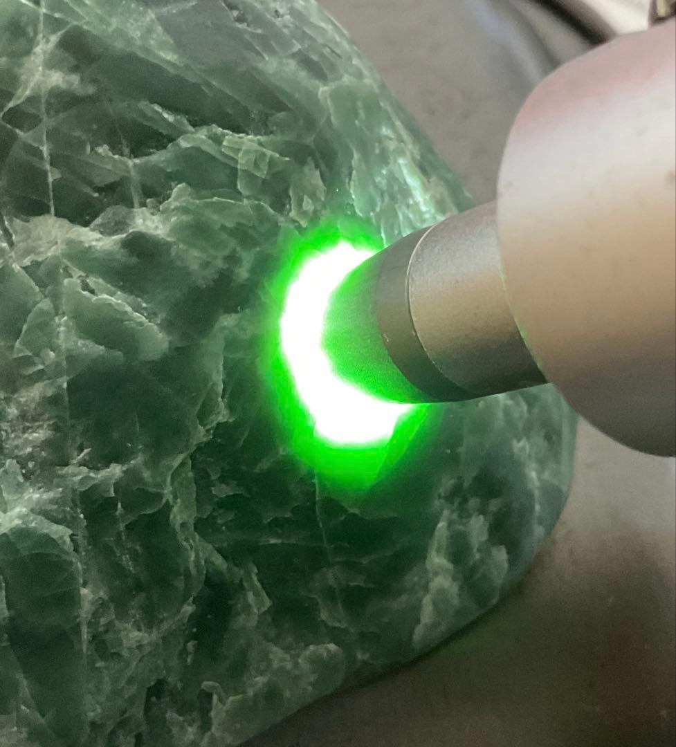 濃緑色　糸魚川翡翠173g ヒスイ　ひすい　オンファス輝石