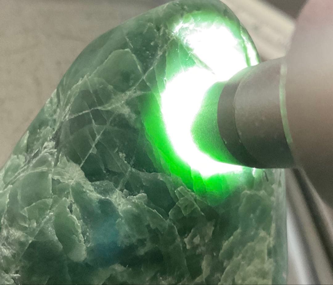 濃緑色　糸魚川翡翠173g ヒスイ　ひすい　オンファス輝石